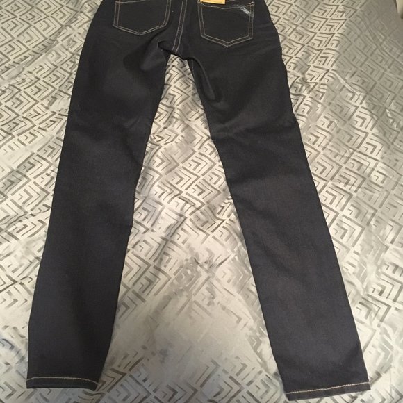 Silver Jeans - Picture 2 of 4